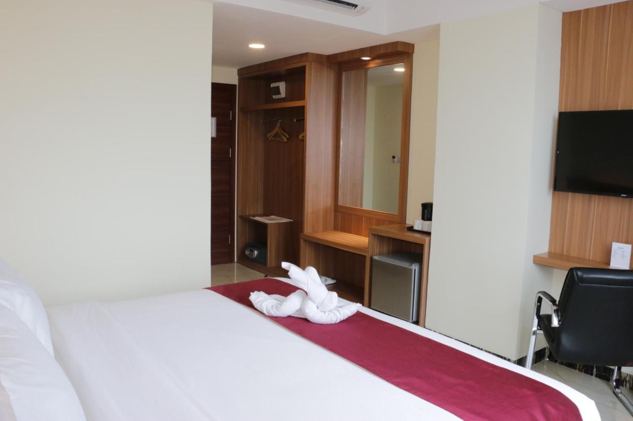 Hotel Horison Sentani Nefaar Zewnętrze zdjęcie